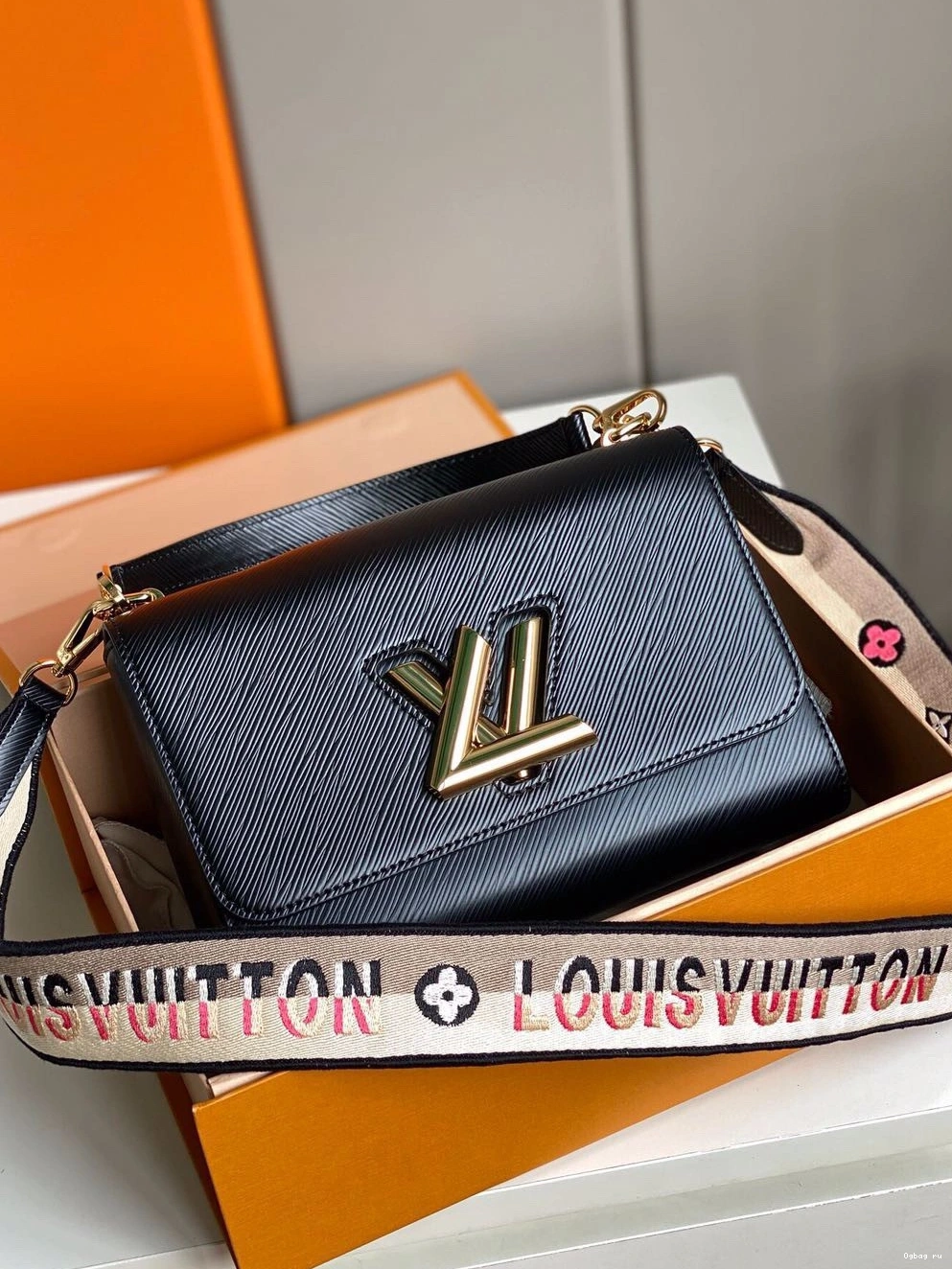 VUITTON MM TWIST LOUIS 0709